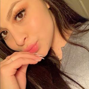 Meet your Posher, Alexis